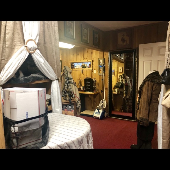 MY CLOSET🛍 - Picture 5 of 8